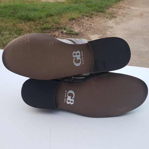 Gianni Bini Silver Rock Steady Booties Size 9 - Picture 11 of 14